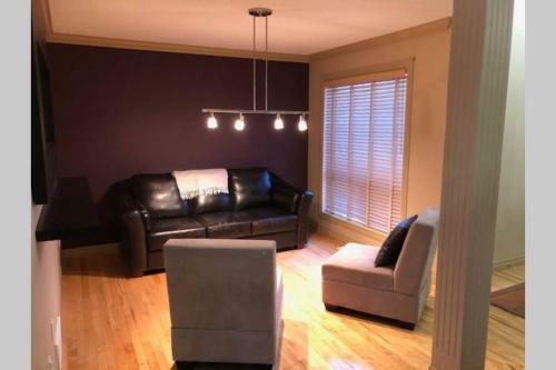Chestermere Lake Home, 20 Min From Yyc Airport.