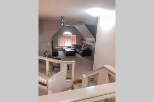 Chestermere Lake Home, 20 Min From Yyc Airport.