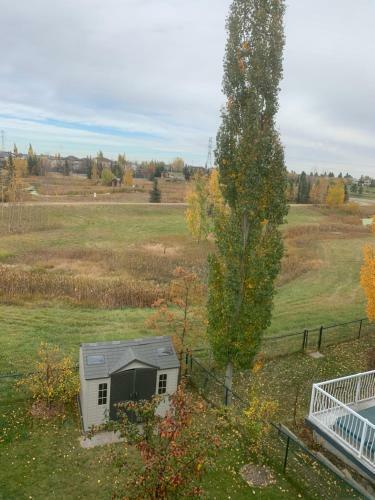Chestermere Lake Home, 20 Min From Yyc Airport.