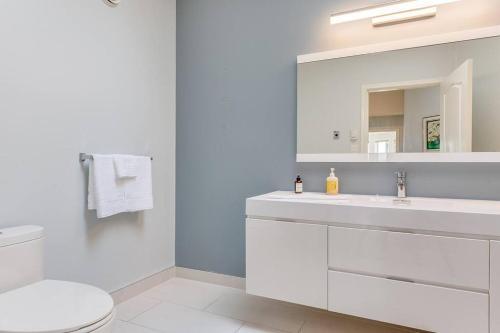 Coastal Breeze Oceanview 3 Bedroom