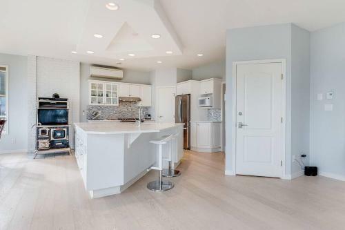 Coastal Breeze Oceanview 3 Bedroom