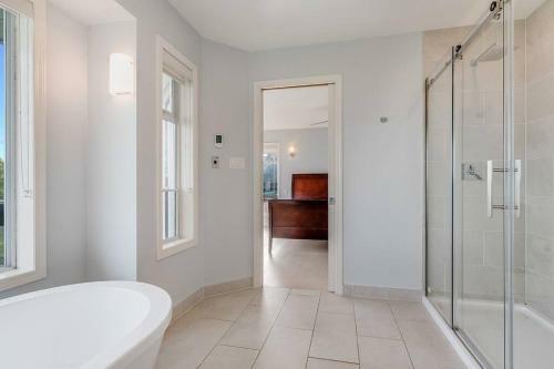 Coastal Breeze Oceanview 3 Bedroom