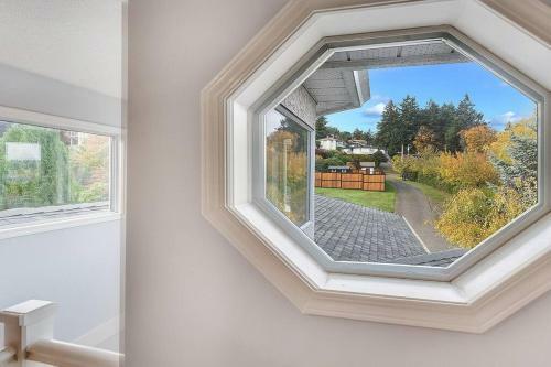 Coastal Breeze Oceanview 3 Bedroom