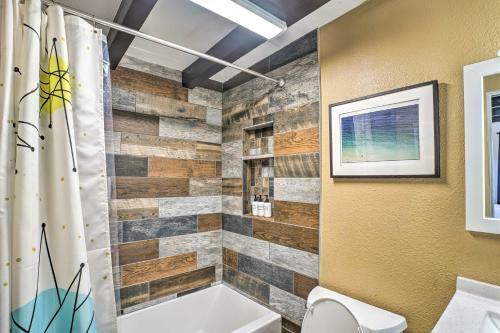 Pet-friendly Home With Patios And Private Hot Tub
