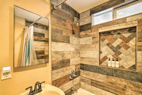 Pet-friendly Home With Patios And Private Hot Tub