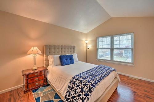 Spacious Aurora House Gas Fireplace And Patio!