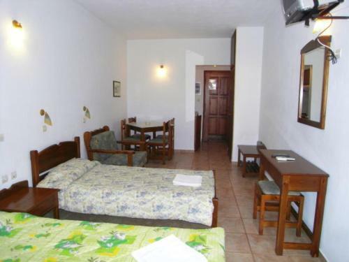 Akroyiali Apartments
