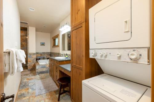Apartamento 8201 Mill Creek - Private Hot Tub! Condo