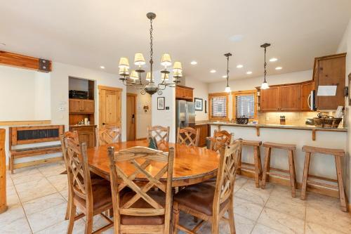 Apartamento 8201 Mill Creek - Private Hot Tub! Condo