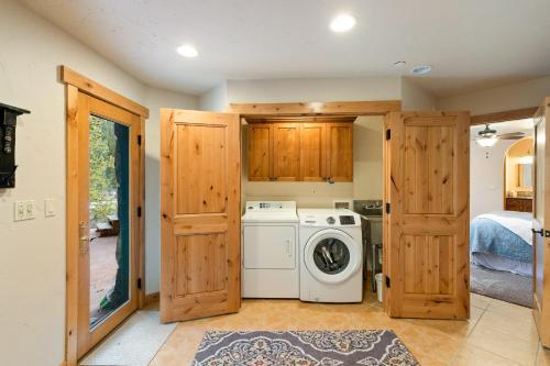 Apartamento 8201 Mill Creek - Private Hot Tub! Condo