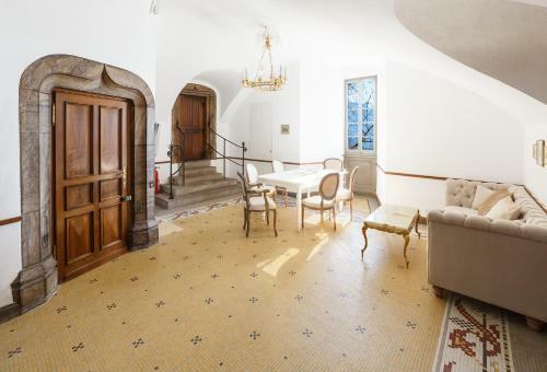 Antique Apartment In The XV Century Castle