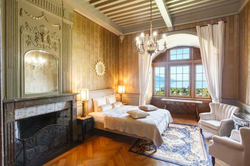 Antique Apartment In The XV Century Castle
