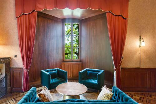 Antique Apartment In The XV Century Castle