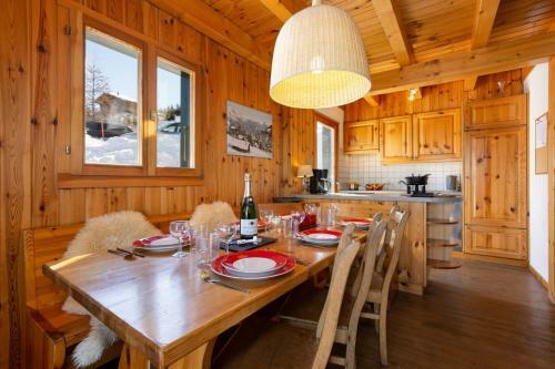 Relaxing Sauna Chalet For 6 Persons Ski In Ski Out