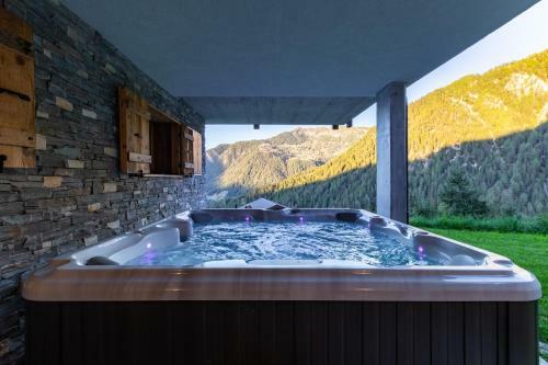 Fabulous Luxury Spa Chalet W. Jacuzzi Sauna