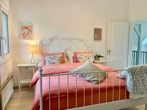 Stunning 6-bed Villa In Etoy