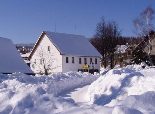 Hostal Penzion Na Ml�n?