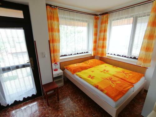 Hostal Penzion Nad Jezerem