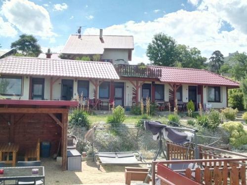 Hostal Penzion Nad Jezerem