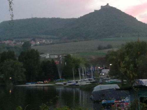 Hostal Penzion Nad Jezerem