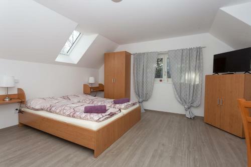 Hostal Chata ?ivec - Restaurace A Ubytov�n�