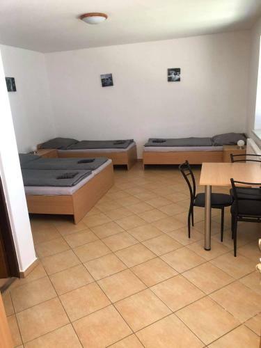 Hostal Penzion Adam?�k