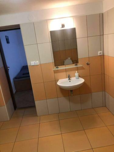 Hostal Penzion Adam?�k
