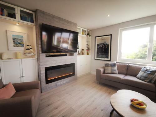 A Place With A View - 2 Bed Village Apartment