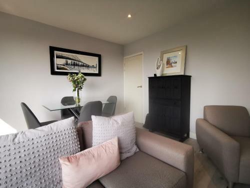 A Place With A View - 2 Bed Village Apartment