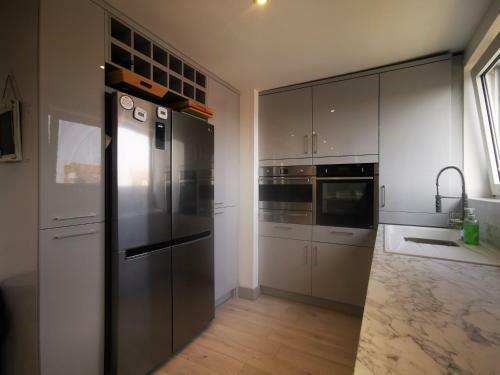 A Place With A View - 2 Bed Village Apartment