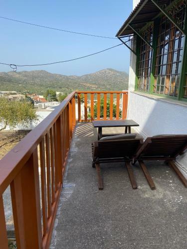 Villa Kamari-cretan Style Apartment