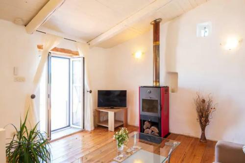 Alonaki House