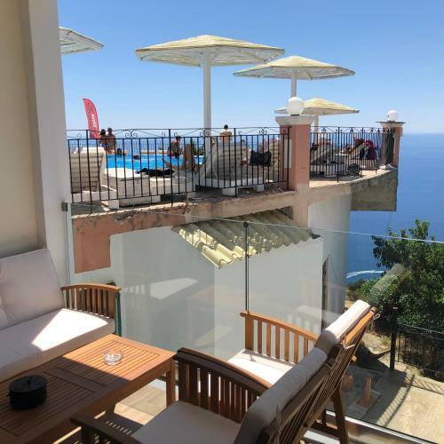 Apartamento Lakones Deluxe Suites