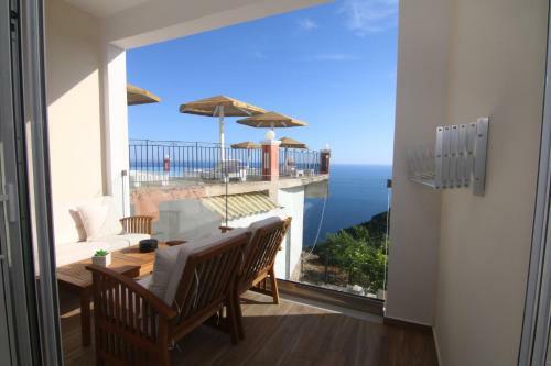 Apartamento Lakones Deluxe Suites