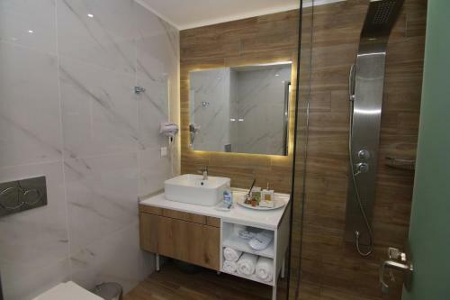 Apartamento Lakones Deluxe Suites