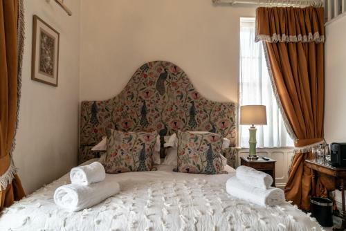 Hotel The Coach And Horses