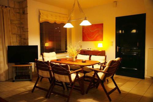Beach Front Maisonette In Kriopigi