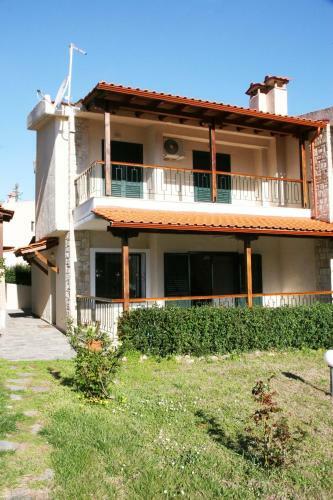 Beach Front Maisonette In Kriopigi