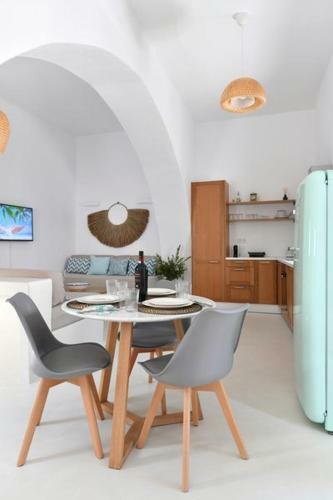 Hotel Rina Houses