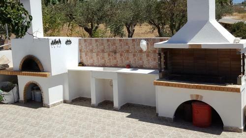 Flora's Beach And Pool Villa In Syros