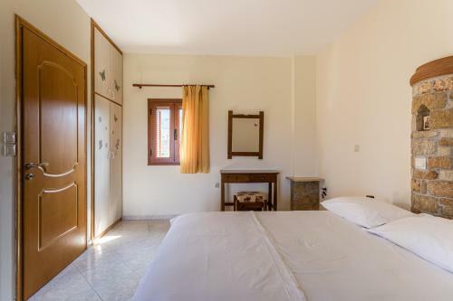 Chioureas Apartments