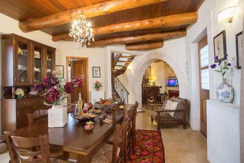 Villa Maria's Panoramic Seaview House