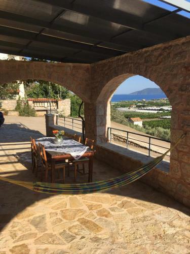 Apartamento Leonidio Rock Climbing House