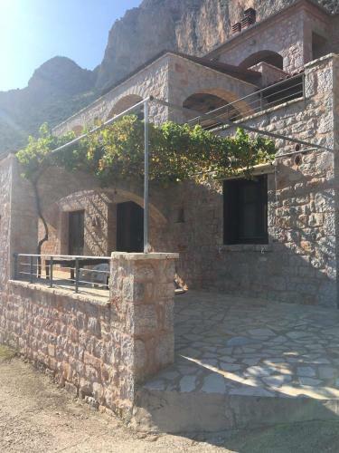 Apartamento Leonidio Rock Climbing House