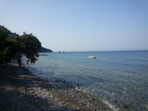 Hostal Manoleas Rooms To Let