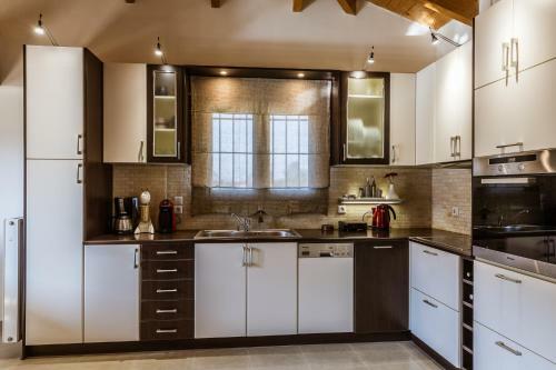 Cactus Maisonette Near Airport