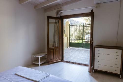 Cactus Maisonette Near Airport