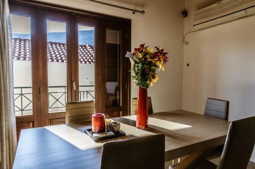 Cactus Maisonette Near Airport