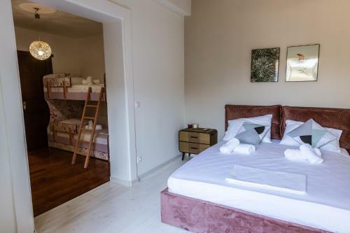 Cactus Maisonette Near Airport