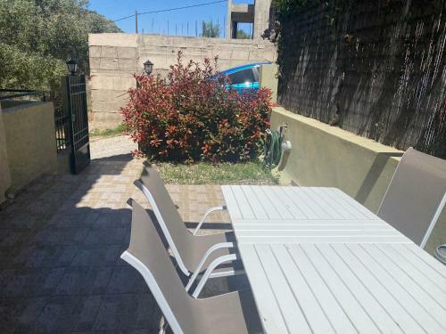 Cactus Maisonette Near Airport